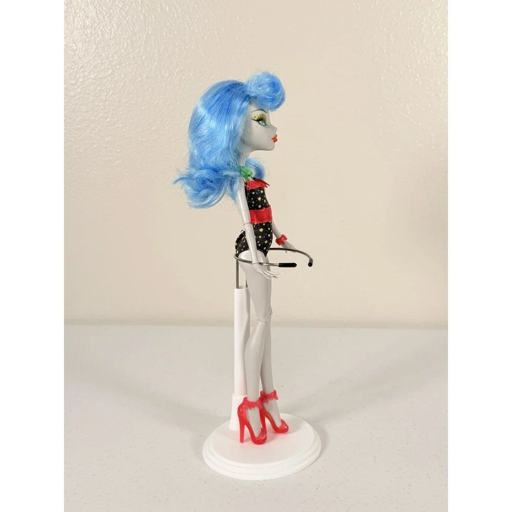 Monster High Ghoulia Yelps 2011 Skull Shores Fashion Zombie Preowned Blue Hair